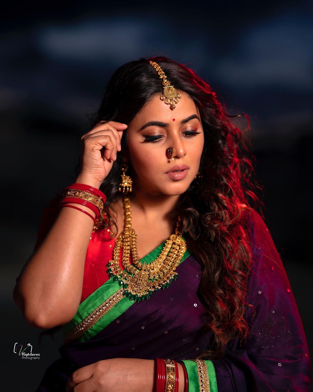 INDIAN TV ACTRESS POORNA PHOTOSHOOT IN BEAUTIFUL BLUE HALF SAREE 6